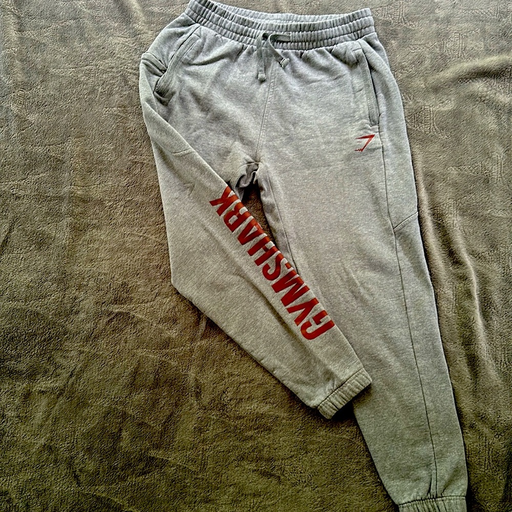 GYMSHARK sweatpants